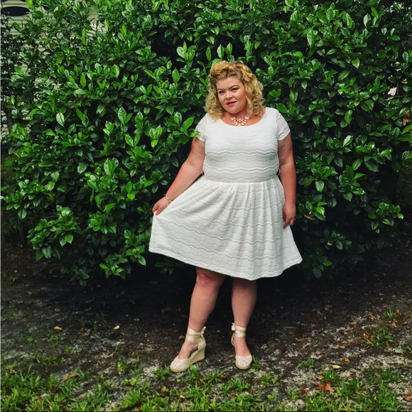 White Eyelet Short Sleeve Stretchy Dress Barn Sundress 16 XL - Picture 1 of 5